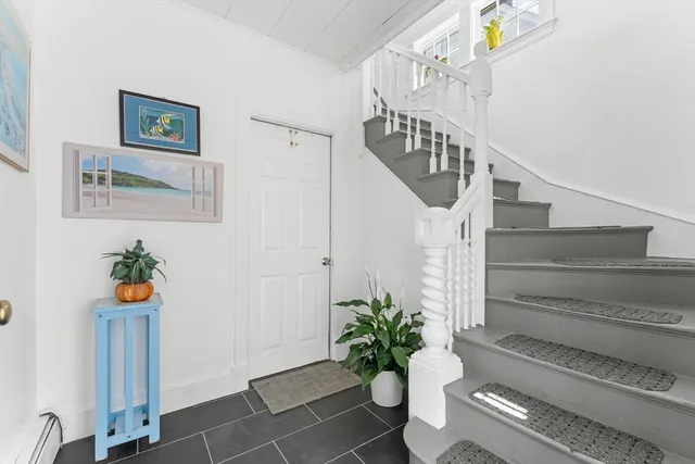 $3,800 | 374 Shirley Street, Unit 2, Winthrop, MA 02152