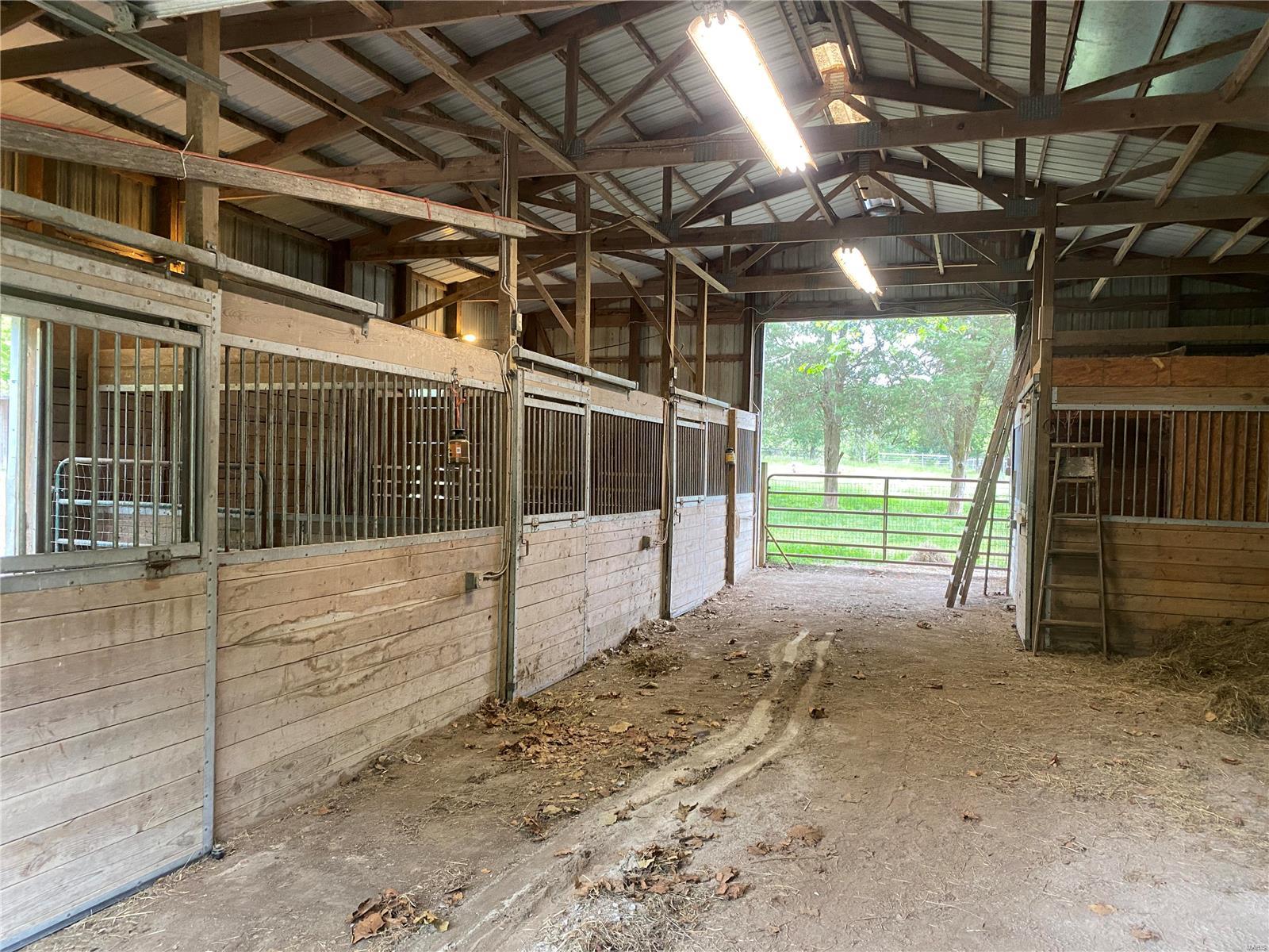 8349 Old Lebanon Troy Road Troy, IL 62294 - Photo 5 of 18