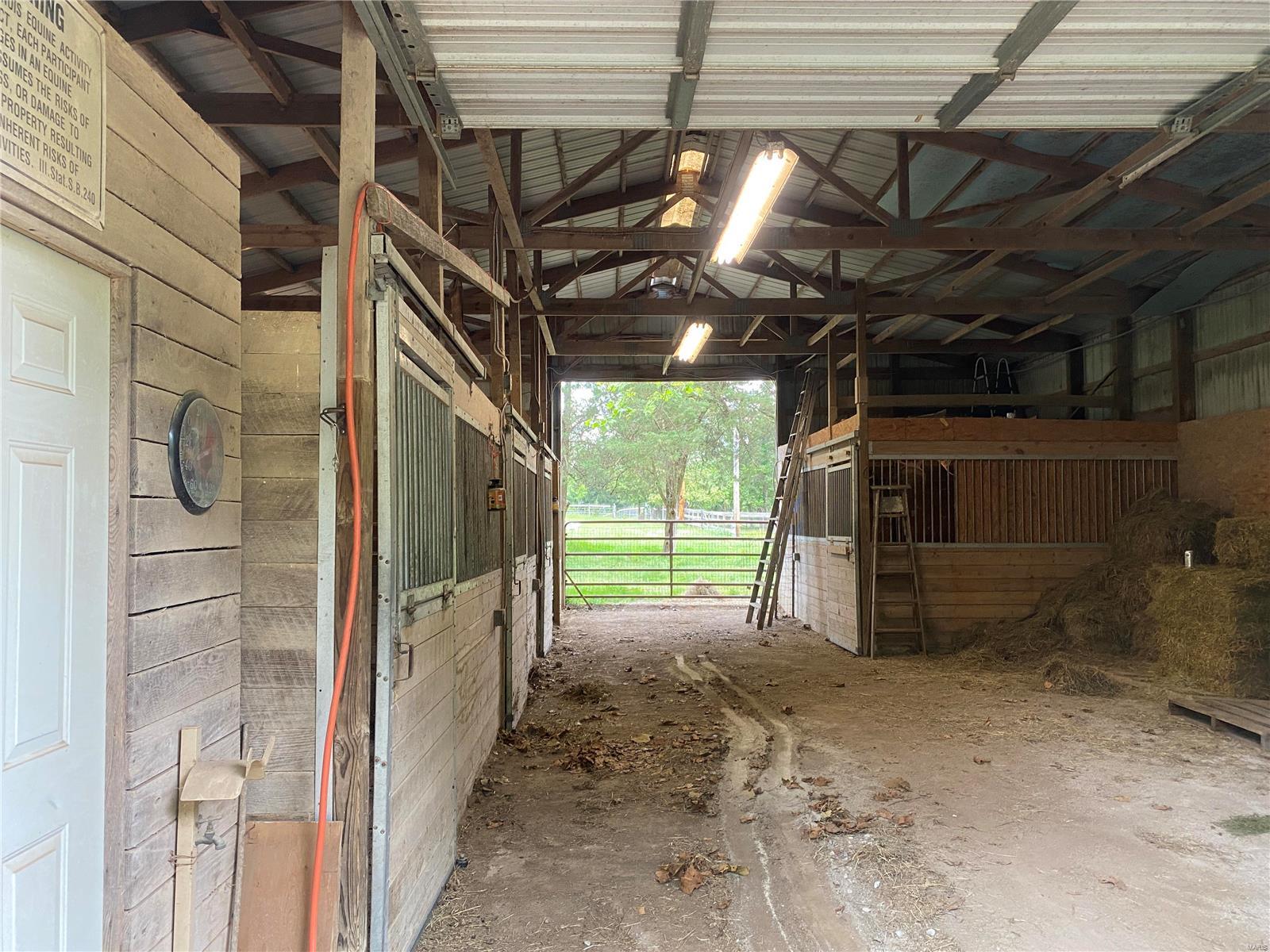 8349 Old Lebanon Troy Road Troy, IL 62294 - Photo 6 of 18