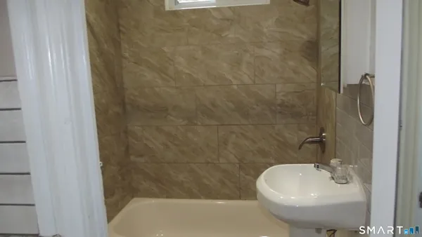 $1,800 | Undisclosed Address, Hartford, CT 06106