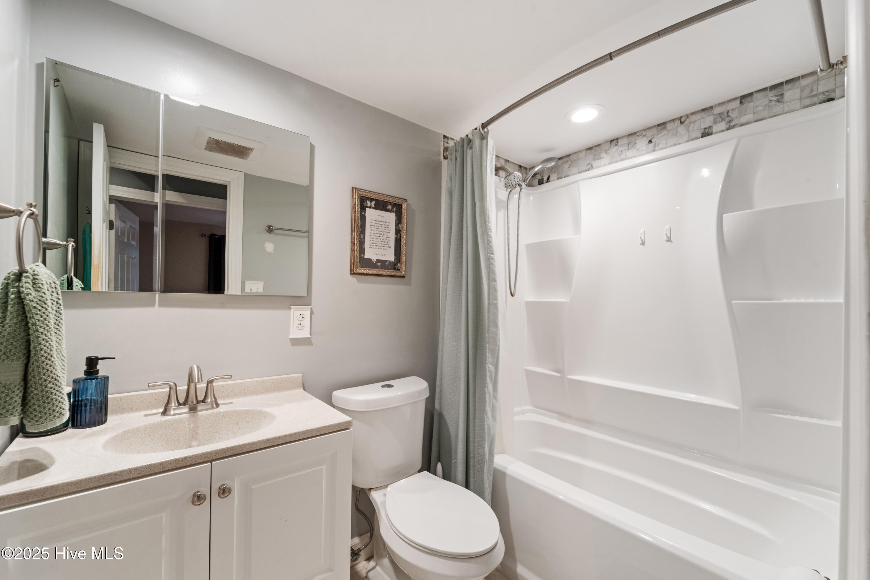 226 Church Road Havelock, NC 28532 - Photo 13 of 20 Guest Bathroom