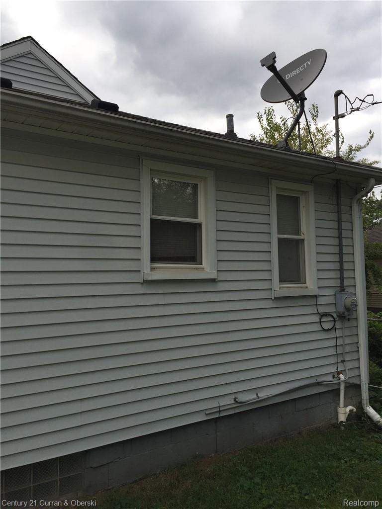 17930 Ruth Street Melvindale, MI 48122 - Photo 12 of 22 IMG_9196.JPG