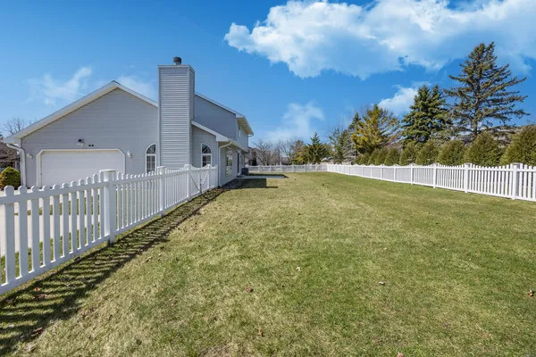 $449,900 | 954 South Redding Circle, Belgium, WI 53004