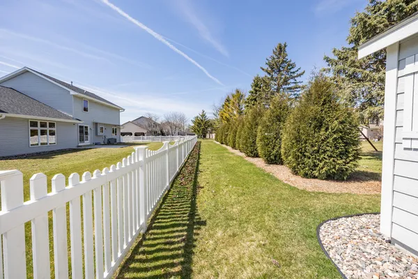 $449,900 | 954 South Redding Circle, Belgium, WI 53004