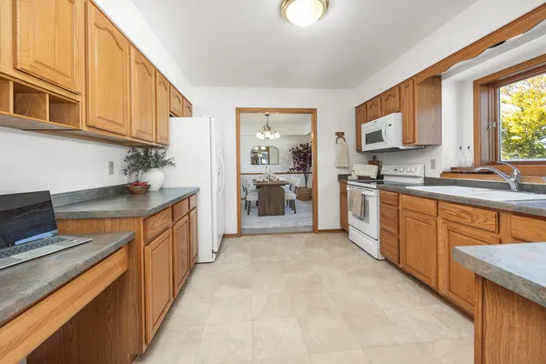 $449,900 | 954 South Redding Circle, Belgium, WI 53004