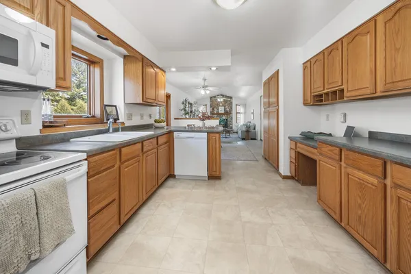 $449,900 | 954 South Redding Circle, Belgium, WI 53004