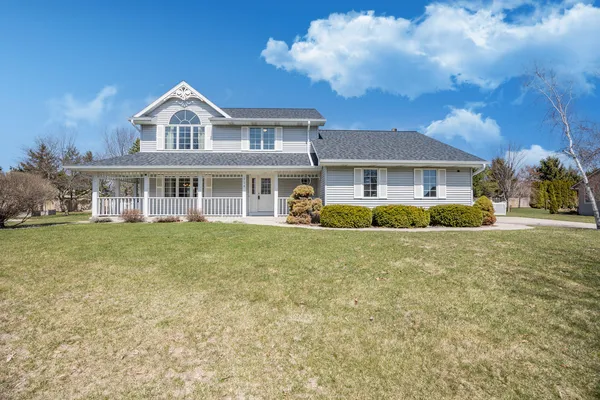 $449,900 | 954 South Redding Circle, Belgium, WI 53004