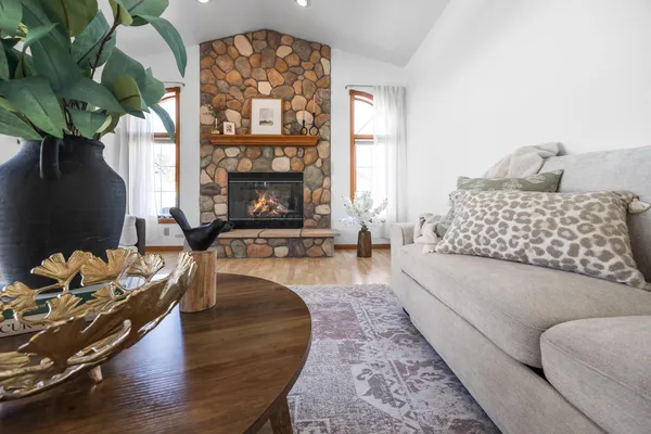 $449,900 | 954 South Redding Circle, Belgium, WI 53004