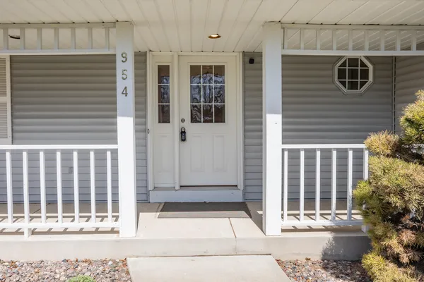 $449,900 | 954 South Redding Circle, Belgium, WI 53004