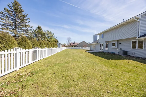 $449,900 | 954 South Redding Circle, Belgium, WI 53004