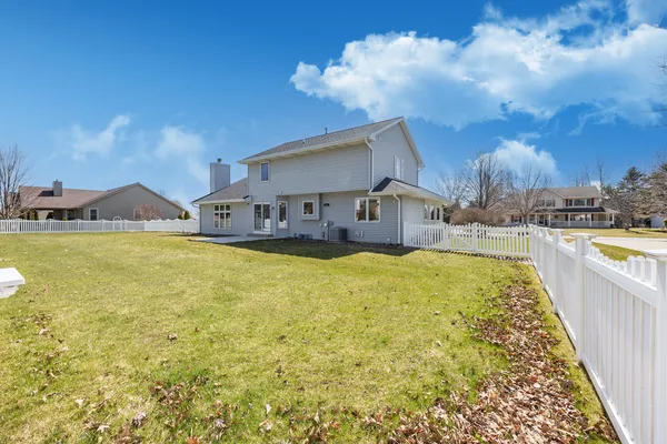 $449,900 | 954 South Redding Circle, Belgium, WI 53004