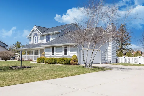 $449,900 | 954 South Redding Circle, Belgium, WI 53004