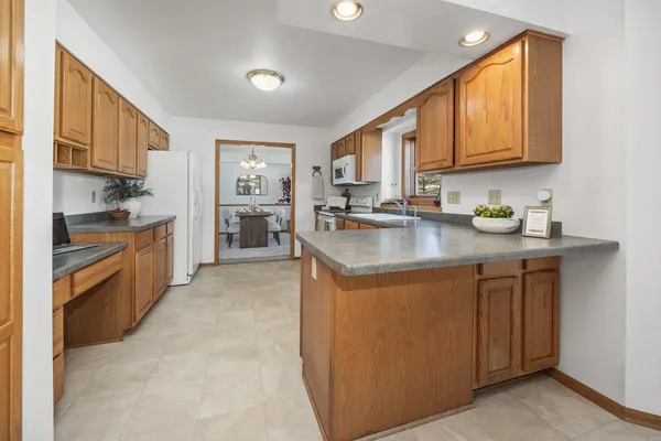 $449,900 | 954 South Redding Circle, Belgium, WI 53004