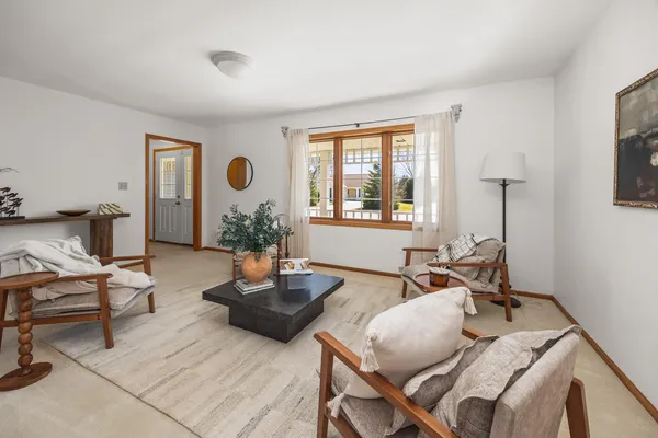 $449,900 | 954 South Redding Circle, Belgium, WI 53004