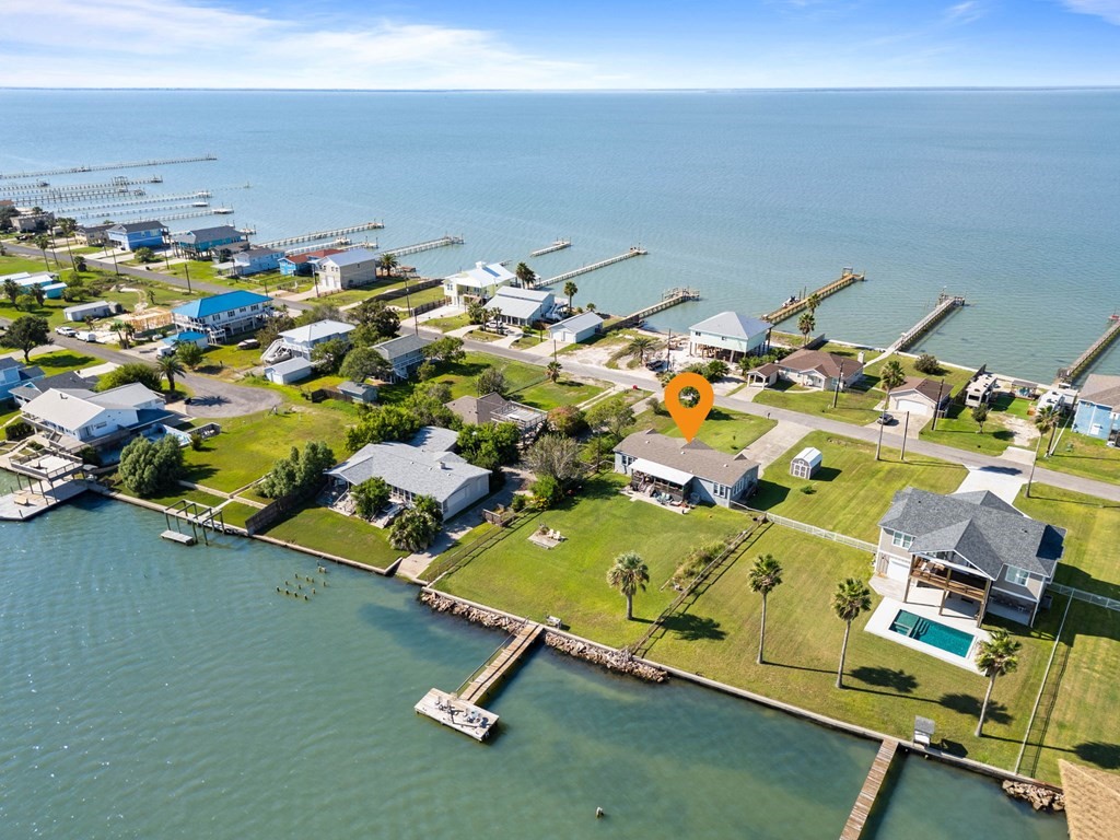 159 Copano Ridge Road Rockport, TX 78382 - Photo 30 of 31 a view of a room with gym equipment