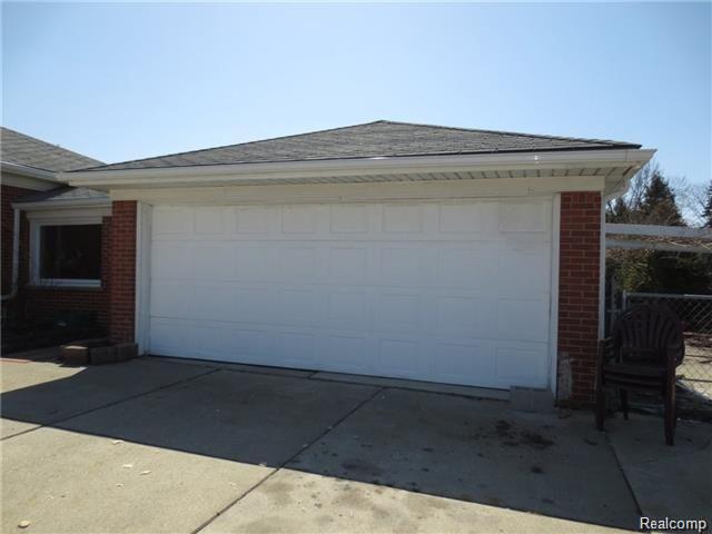 26751 Ford Road Dearborn Heights, MI 48127 - Photo 2 of 45 Garage.jpg