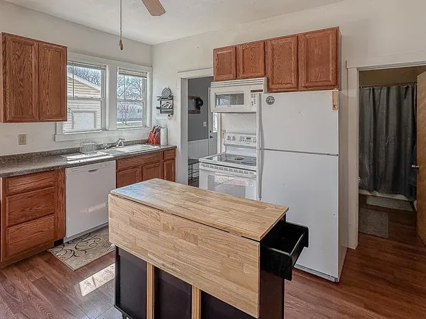 $224,900 | 672 South Anna Avenue, Lake Crystal, MN 56055