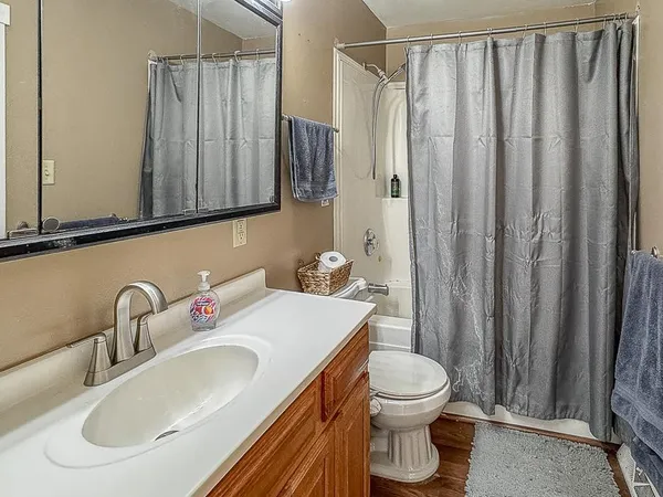 $224,900 | 672 South Anna Avenue, Lake Crystal, MN 56055