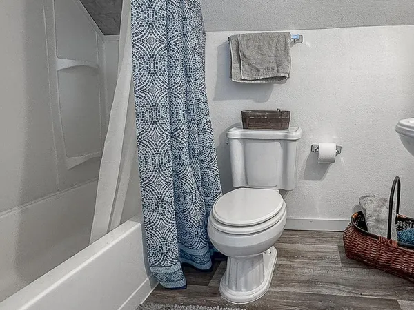 $224,900 | 672 South Anna Avenue, Lake Crystal, MN 56055