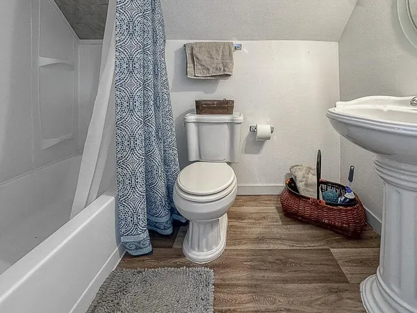 $224,900 | 672 South Anna Avenue, Lake Crystal, MN 56055