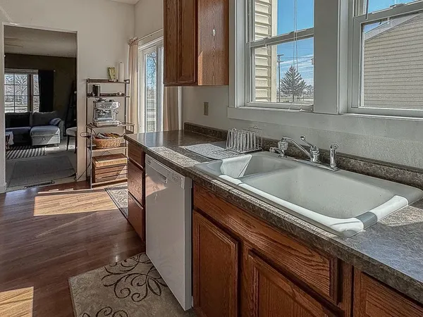 $224,900 | 672 South Anna Avenue, Lake Crystal, MN 56055