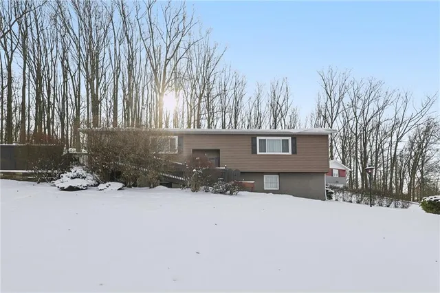 $298,000 | 644 Palo Alto Drive, Ellwood City, PA 16117