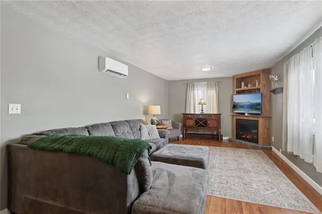 $298,000 | 644 Palo Alto Drive, Ellwood City, PA 16117