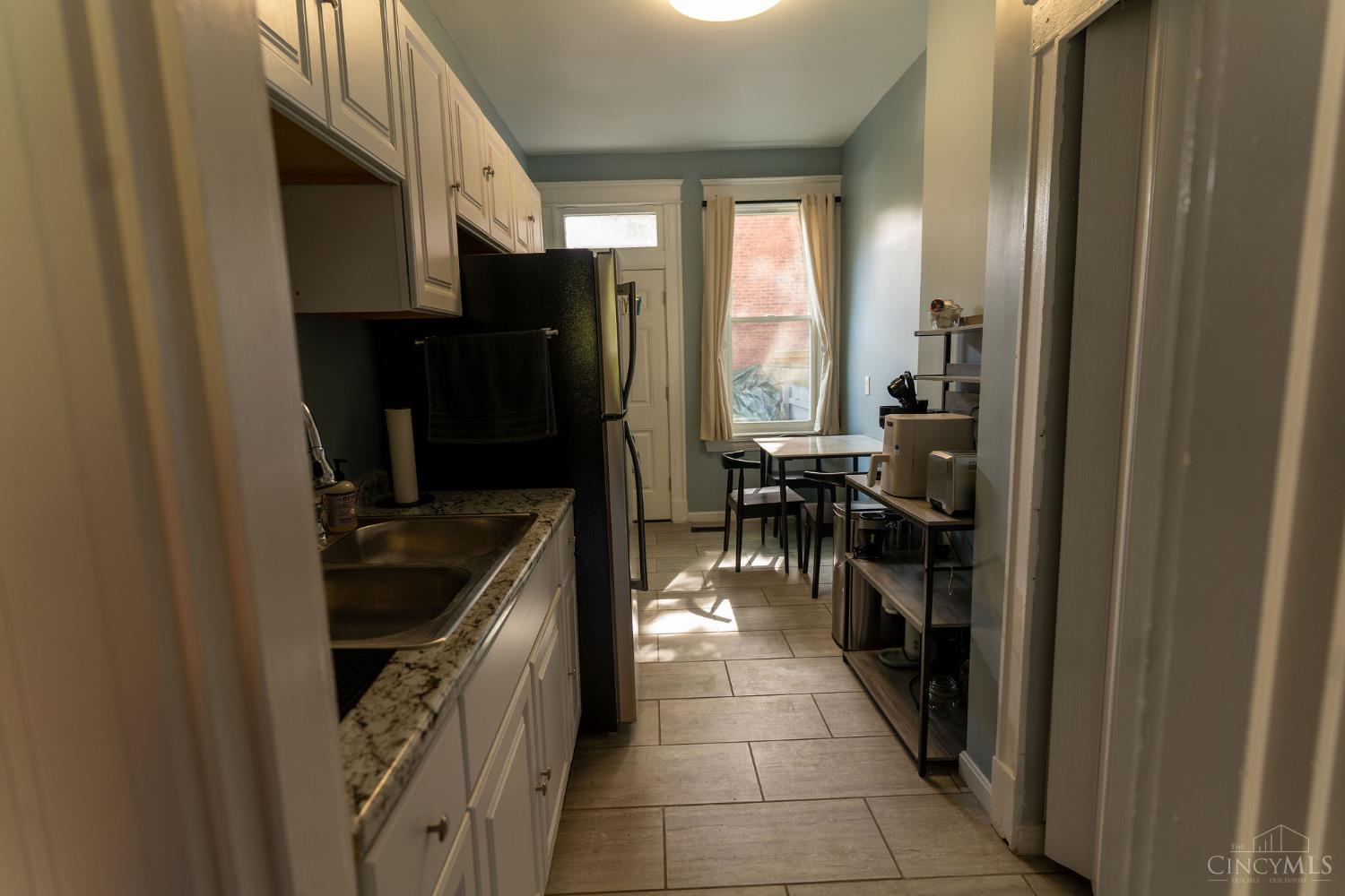 2268 Rice Street Cincinnati, OH 45219 - Photo 12 of 47