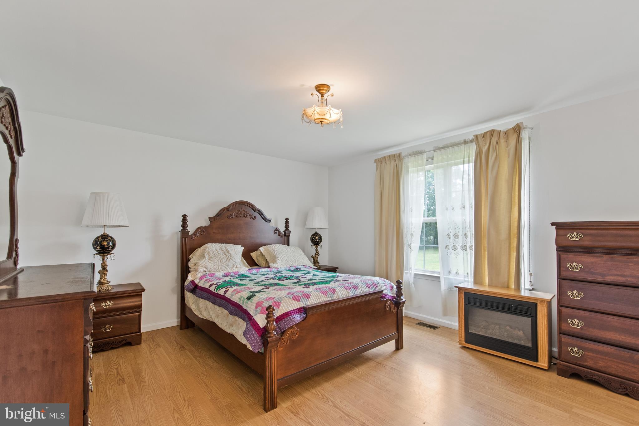 2412 Winslow Road Williamstown, NJ 08094 - Photo 13 of 23 MASTER SUITE