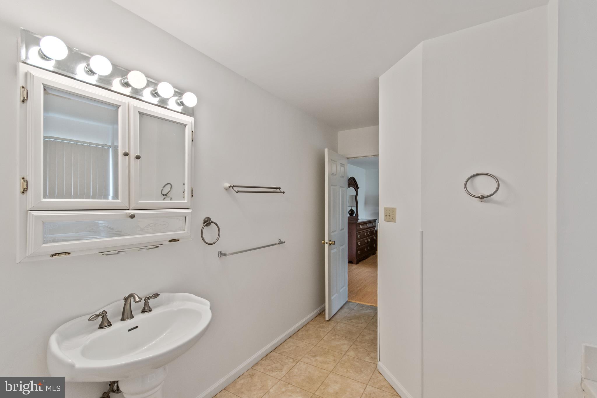 2412 Winslow Road Williamstown, NJ 08094 - Photo 16 of 23 Gallery Image 16