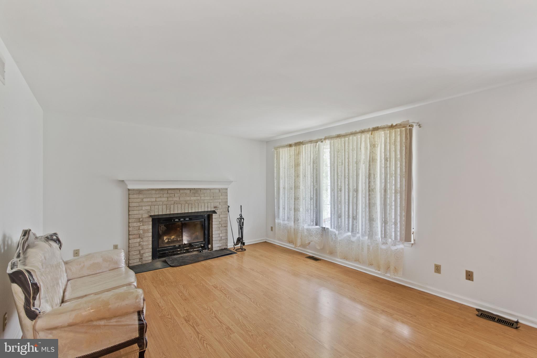 2412 Winslow Road Williamstown, NJ 08094 - Photo 4 of 23 Spacious rooms
