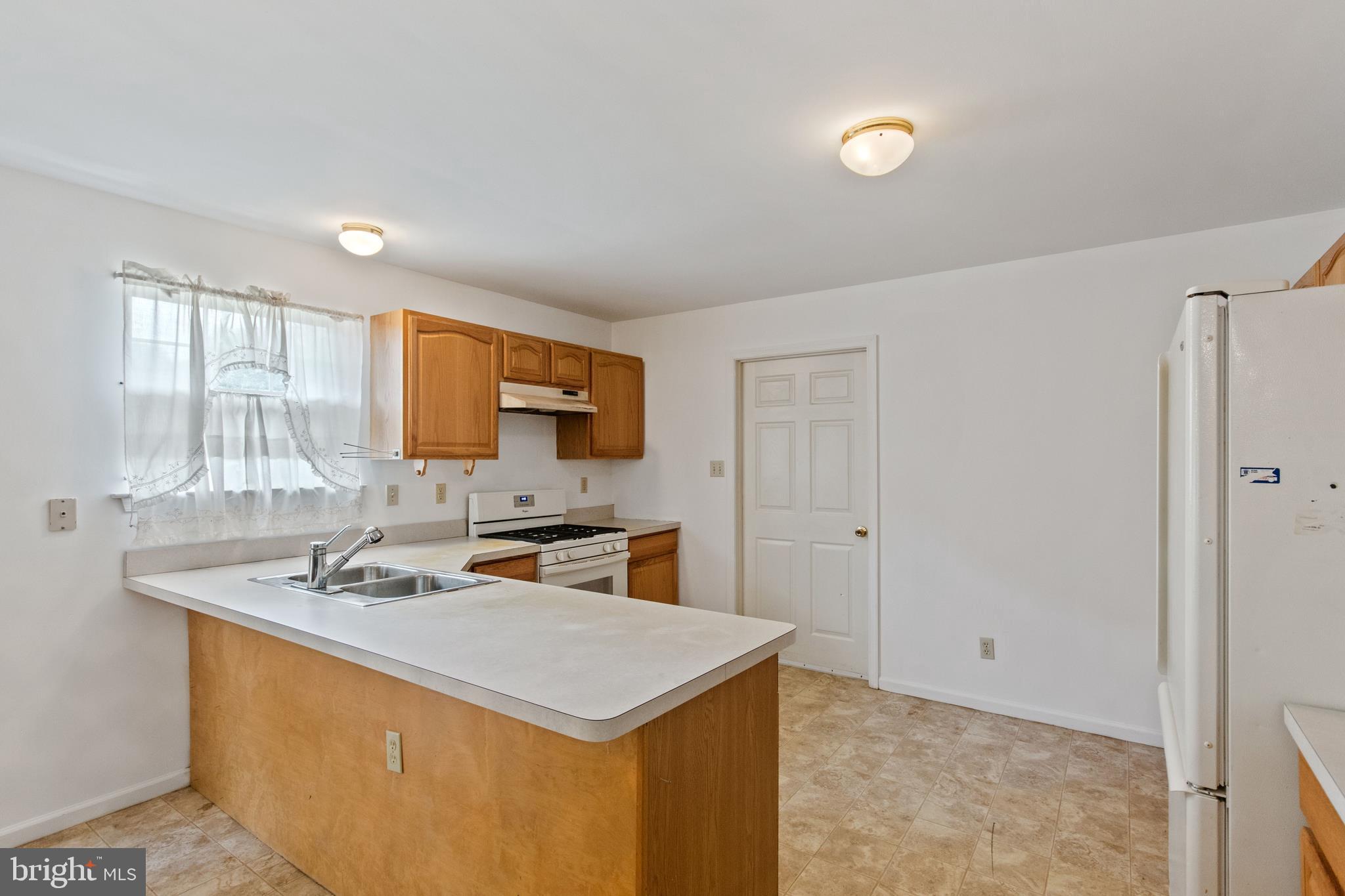 2412 Winslow Road Williamstown, NJ 08094 - Photo 6 of 23 Spacious KITCHEN with plenty of counter space