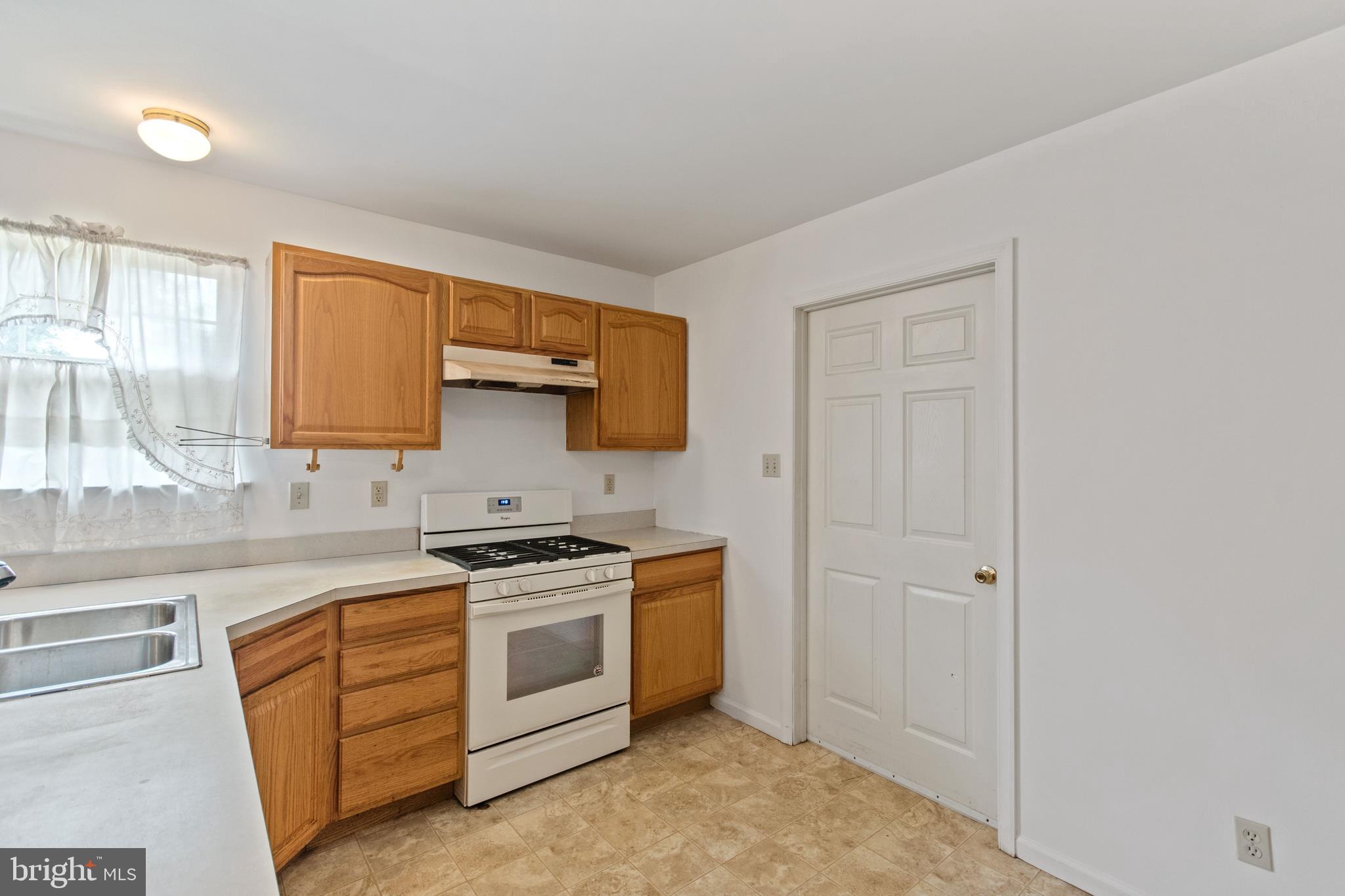 2412 Winslow Road Williamstown, NJ 08094 - Photo 7 of 23 Gallery Image 7