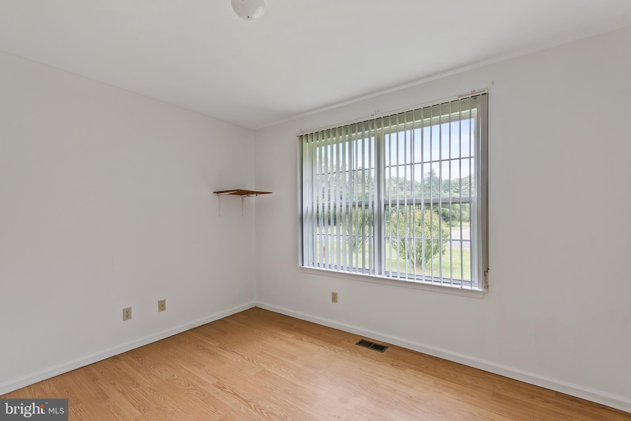 2412 Winslow Road Williamstown, NJ 08094 - Photo 10 of 23 freshly PAINTED throughout