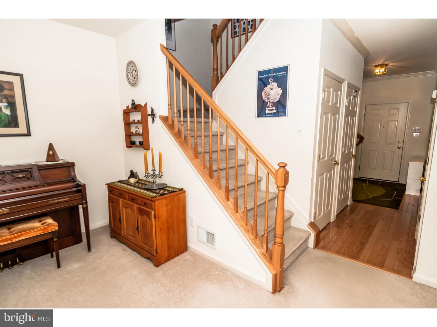 42 Warwick Road Princeton Junction, NJ 08550 - Photo 6 of 25