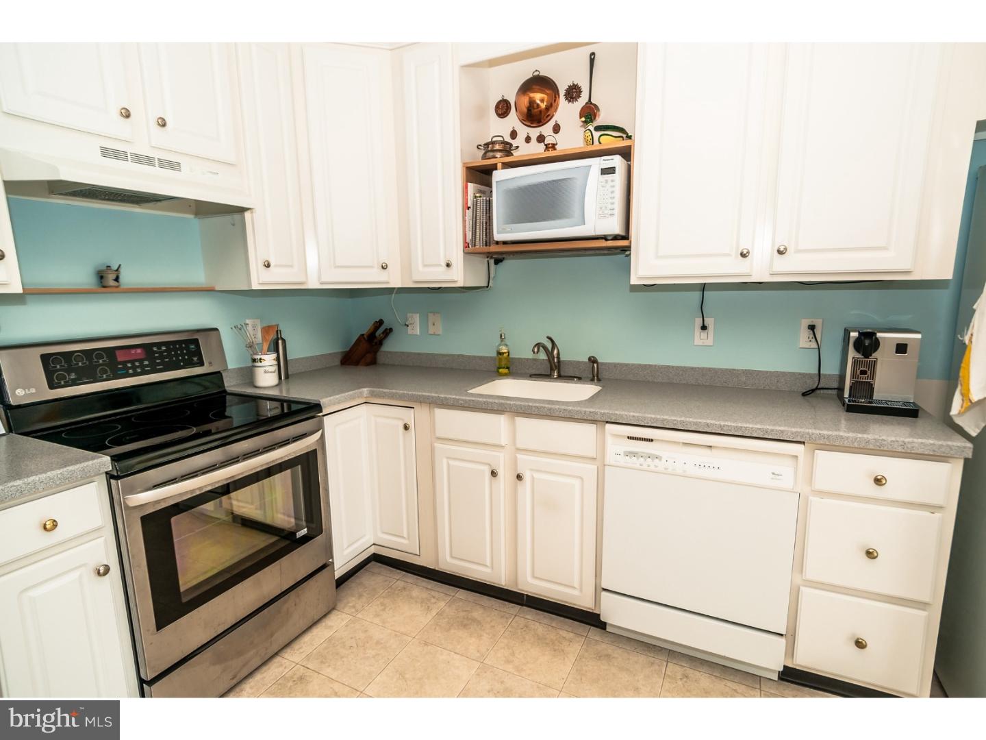 42 Warwick Road Princeton Junction, NJ 08550 - Photo 10 of 25 Kitchen