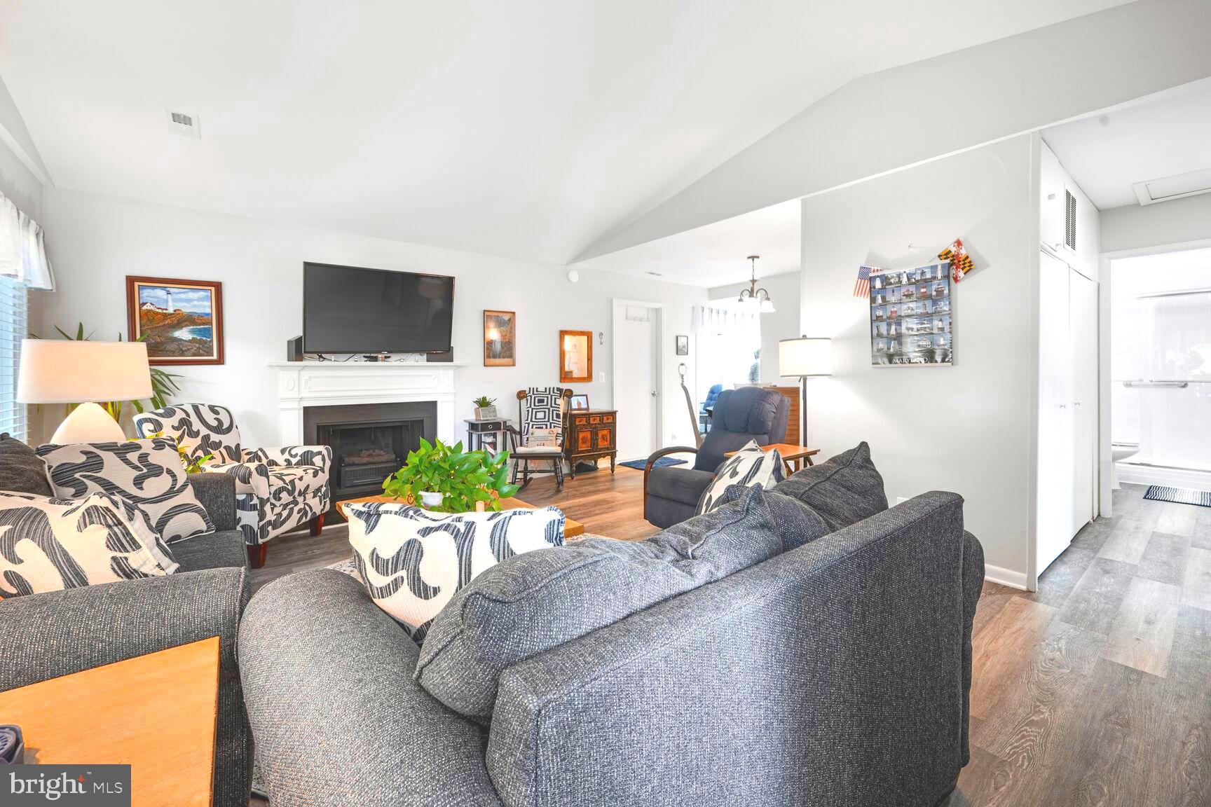 3202 Ludham Drive, Unit 195B Silver Spring, MD 20906 - Photo 8 of 43