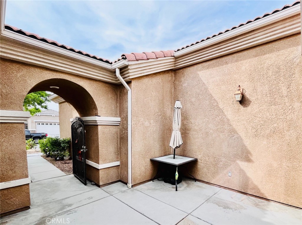 10485 Nobleton Road Apple Valley, CA 92308 - Photo 2 of 24