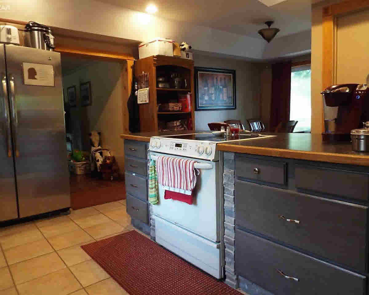 6134 East Potter Road Burton, MI 48509 - Photo 11 of 22 21319063-10.JPG