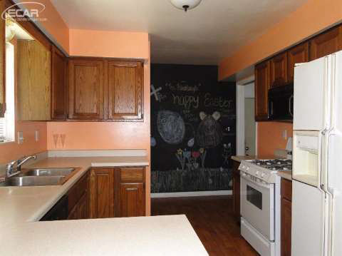 4033 West Stanley Road Mount Morris, MI 48458 - Photo 7 of 13 20438990-6.JPG
