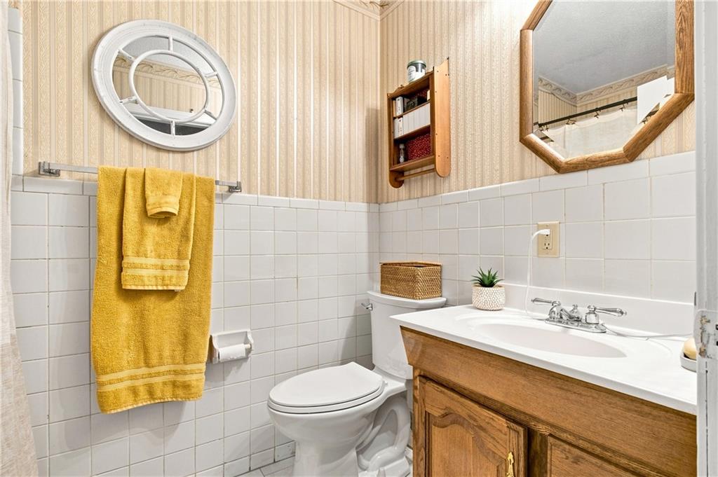 143 Southeast 125 Road Warrensburg, MO 64093 - Photo 3 of 54 Gallery Image 3