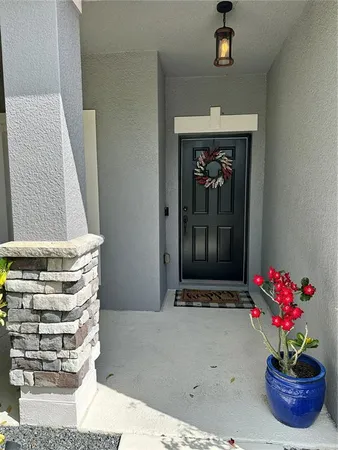 a view of entryway with a potted plant