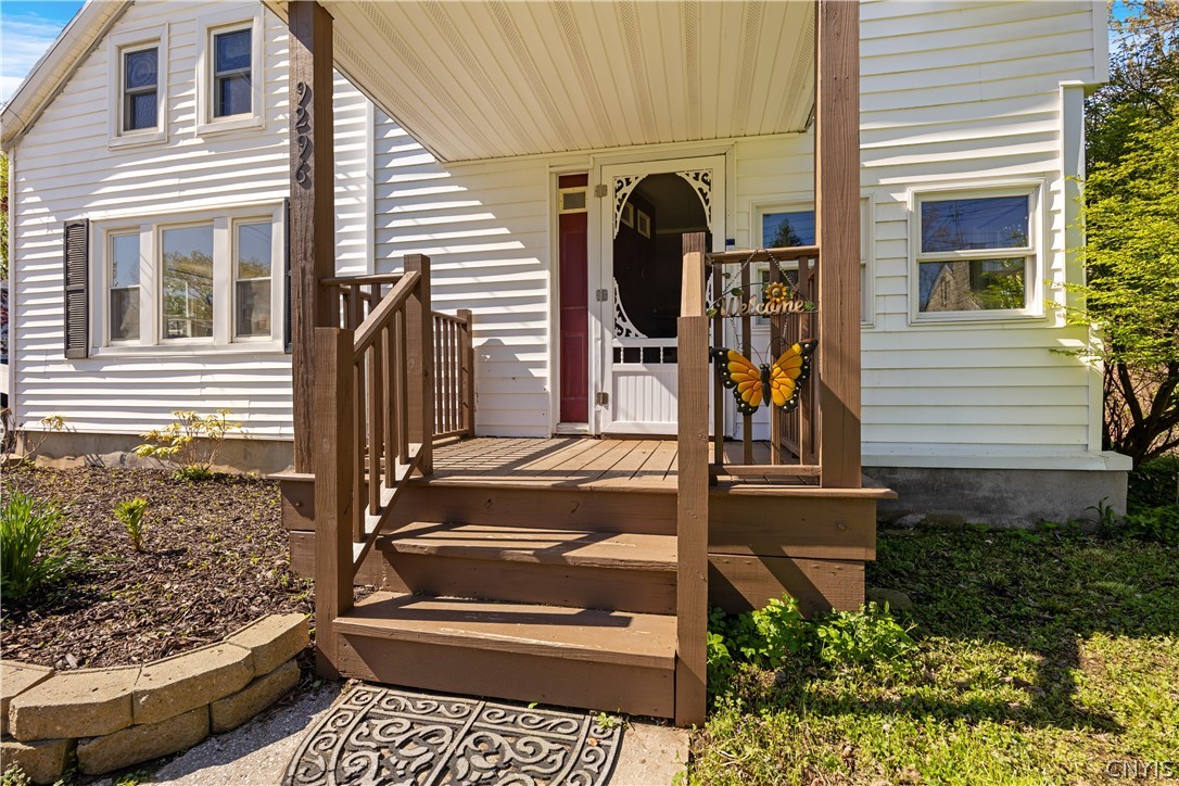 9296 Mallory Road New Hartford, NY 13413 - Photo 5 of 33