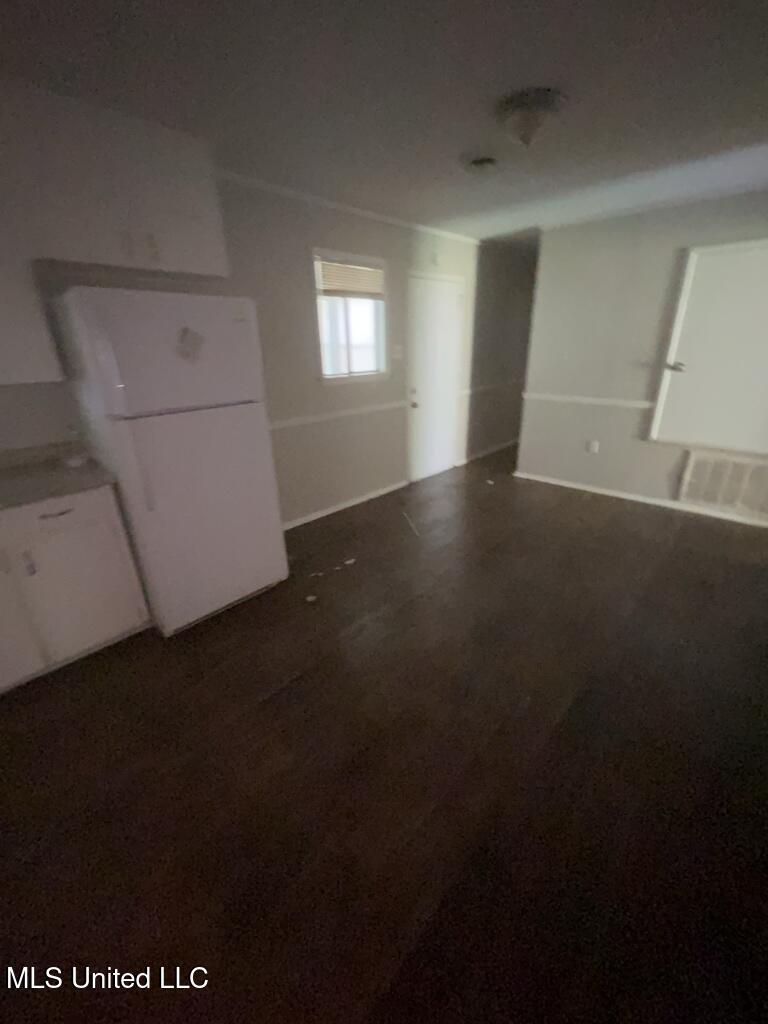 3257 Woodview Drive Jackson, MS 39212 - Photo 4 of 9 2025_06_24_15_12_23