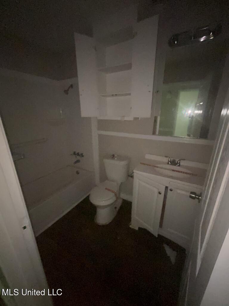 3257 Woodview Drive Jackson, MS 39212 - Photo 6 of 9 2025_06_24_15_12_56
