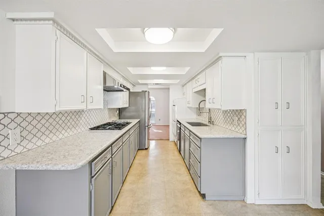 $379,900 | 816 Donna Drive, Hurst, TX 76053