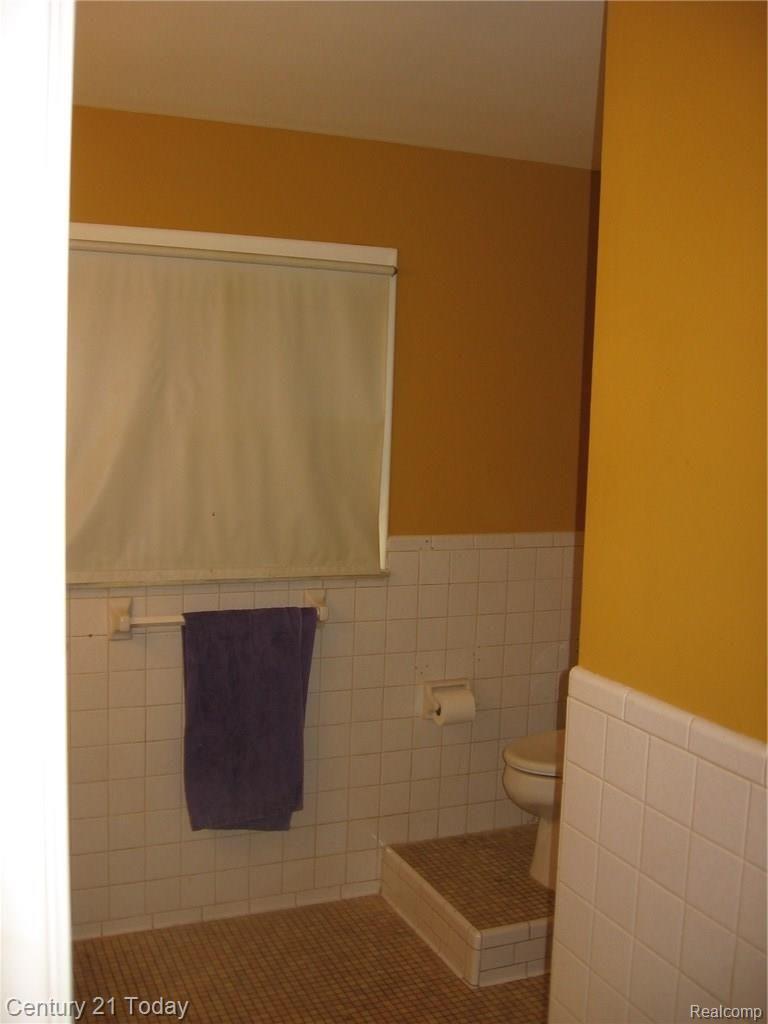 17601 Cornell Road Southfield, MI 48075 - Photo 14 of 24 IMG_1578.JPG