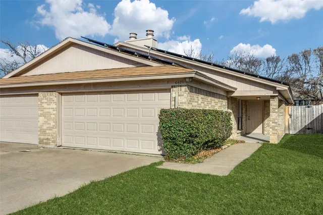 $1,300 | 6423 Westcreek Drive, Fort Worth, TX 76133