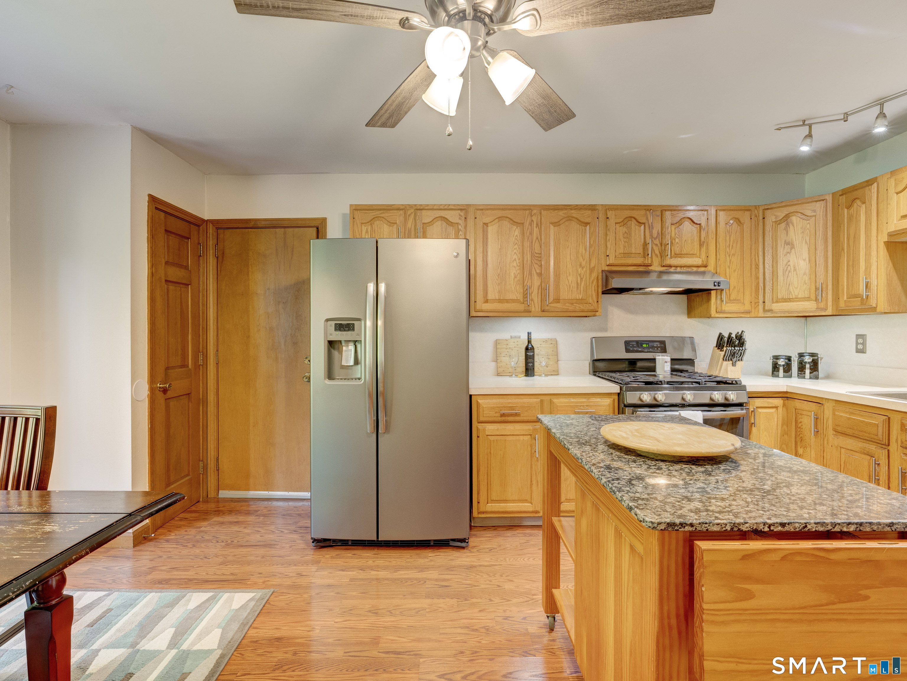 64 Shepard Road West Hartford, CT 06110 - Photo 7 of 40 Newer appliances