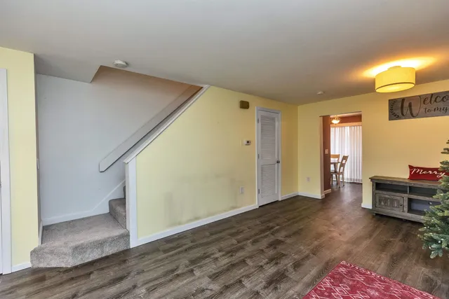 $270,000 | 8 Northeast Village Road, Concord, NH 03301